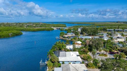 Water Front Private Pool Spa Home With Boat Docking Available Home