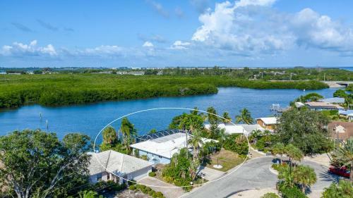 Water Front Private Pool Spa Home With Boat Docking Available Home