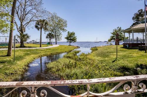 Green Cove Springs Family Retreat