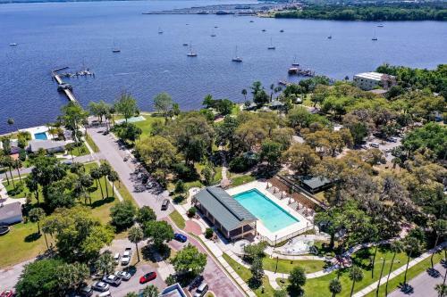 Green Cove Springs Family Retreat