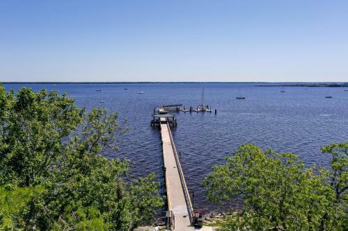 Green Cove Springs Family Retreat