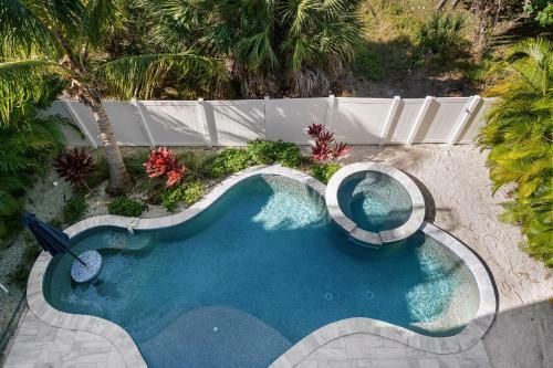 7 Bedroom Private Pool Spa Home Walking Distance To Beach Home