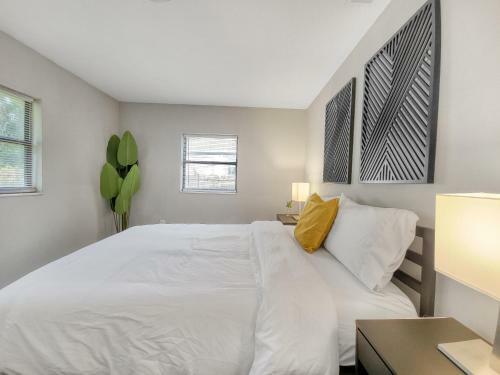Charming Vacation House Near Bush Gardens
