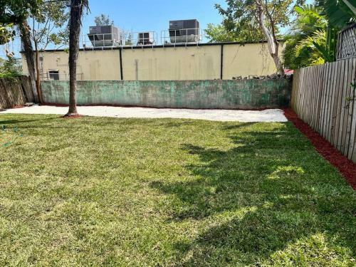 Family Blue Home 6beds&2baths Olas Boulevard
