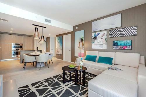 1 Million Dollar Listingoceanfront Balcony 2br2ba