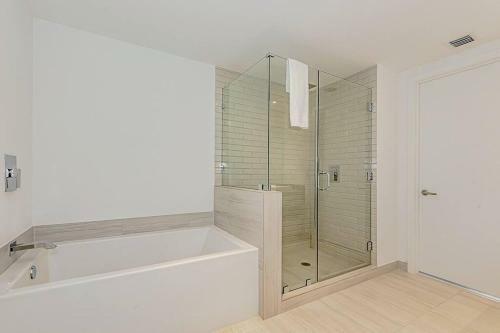 1 Million Dollar Listingoceanfront Balcony 2br2ba