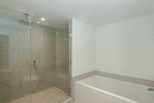 5 Amenities Luxury 3brcorner Balcony Wpanor View