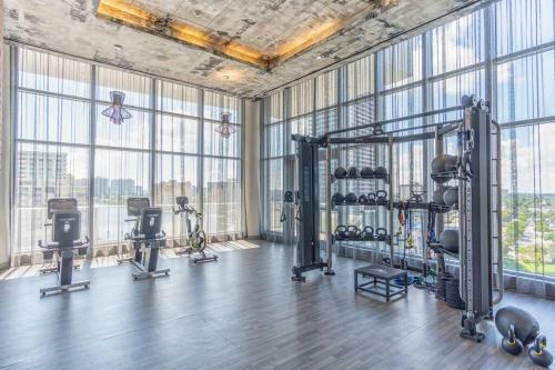 5 Amenities Luxury 3brcorner Balcony Wpanor View