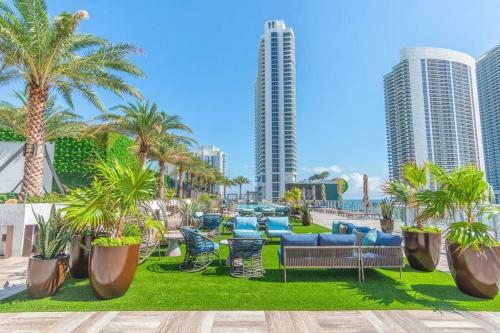 5 Amenities Luxury 3brcorner Balcony Wpanor View