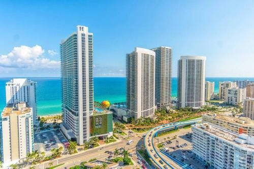 5 Amenities Luxury 3brcorner Balcony Wpanor View
