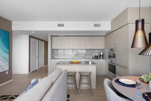 5 Amenities Luxury 3 Br Front Intercostal View