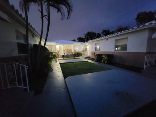 Lovely 1-bedroom Apartment In Hollywood Fl