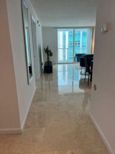 Elegant Brickell Apartment