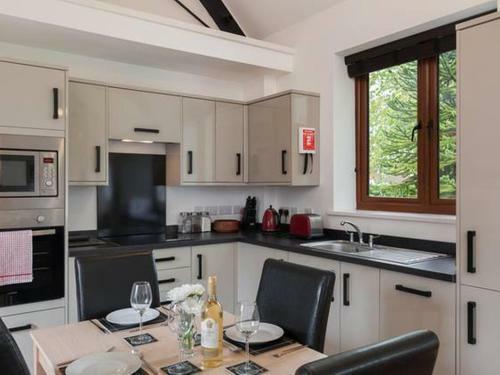 Pass The Keys Welcoming 2 Bed Holiday Home In Secluded Devon