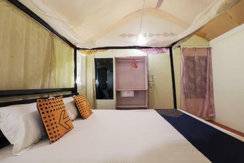 Hotel Spot On 66690 Green Park Beach Resort