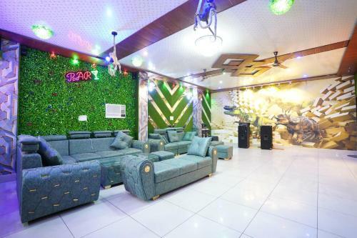 Star Hotel And Restaurant By Wb Inn