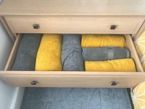 Private Lovely Room Females Only
