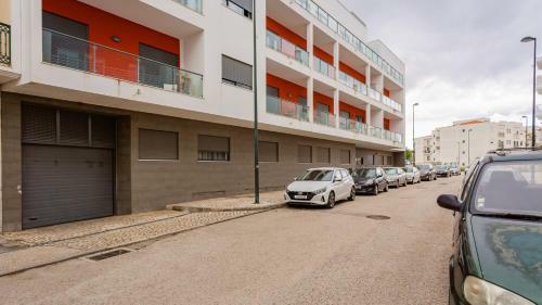 Spacious & Modern 3bdr Apartment In Algarve By Lovelystay