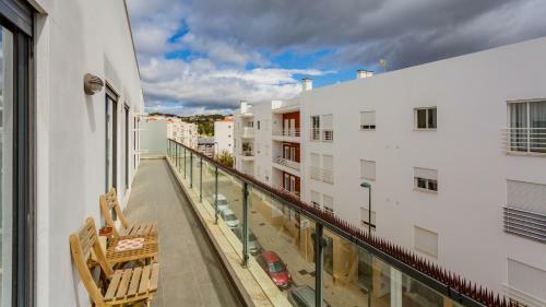 Spacious & Modern 3bdr Apartment In Algarve By Lovelystay