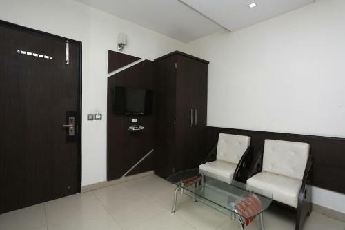 Oyo 29690 Hotel Galaxy