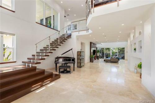 Tastefully Furnished Luxurious Home
