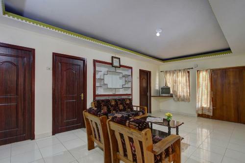 Hotel Oyo 22924 Gv Residency