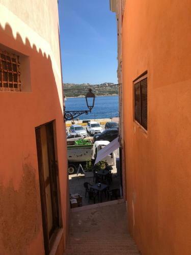 Casa Centro Con Giardino La Maddalena