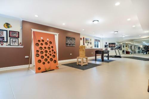 Stylish 2500 Sq Basement W/ Home Theatre, Pool Table, Poker Table Etc.