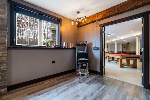 Stylish 2500 Sq Basement W/ Home Theatre, Pool Table, Poker Table Etc.