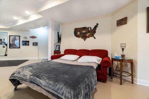 Stylish 2500 Sq Basement W/ Home Theatre, Pool Table, Poker Table Etc.