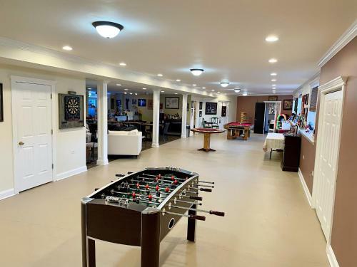 Stylish 2500 Sq Basement W/ Home Theatre, Pool Table, Poker Table Etc.