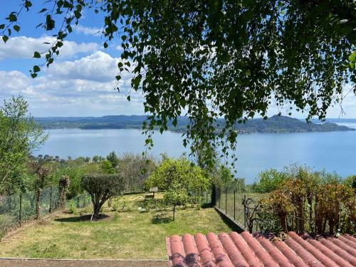 Sciareia - House With Stunning Lake View And Garden