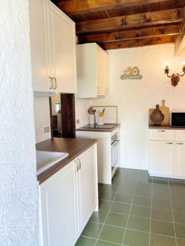 Sciareia - House With Stunning Lake View And Garden