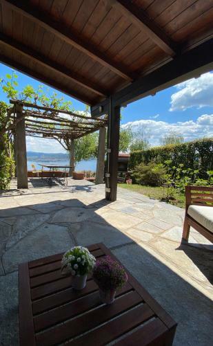 Sciareia - House With Stunning Lake View And Garden