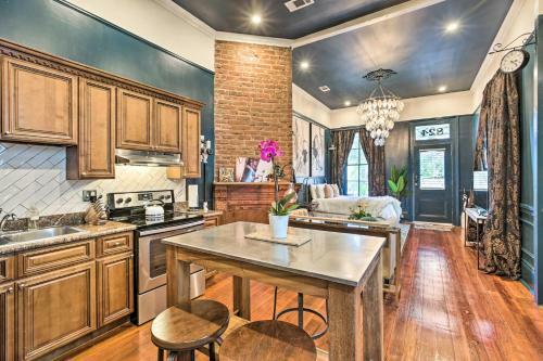 Apartamento Contemporary Nola Studio - Walkable Location!