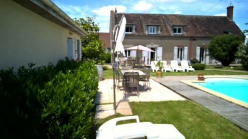 Le Carron De La Chapelle + Pool House