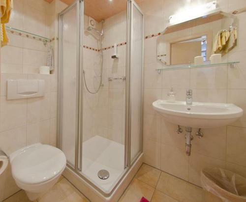 Hostal Gasthof Und Pension Neuwirt