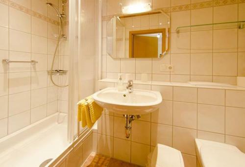 Hostal Gasthof Und Pension Neuwirt