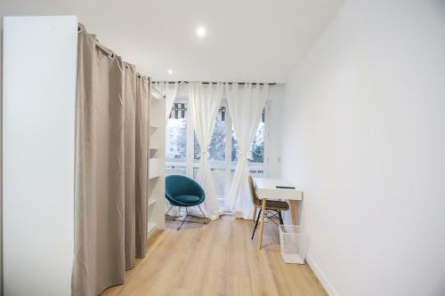 Apartamento Appart'h�tel Le Grand Bleu - 5 Chambres - Evry