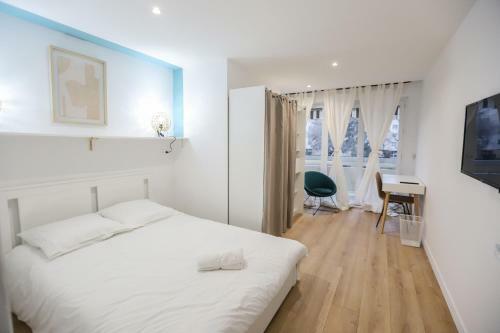 Apartamento Appart'h�tel Le Grand Bleu - 5 Chambres - Evry