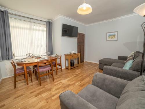 Pass The Keys Perfect Location Family Getaway, Walk Everywhere