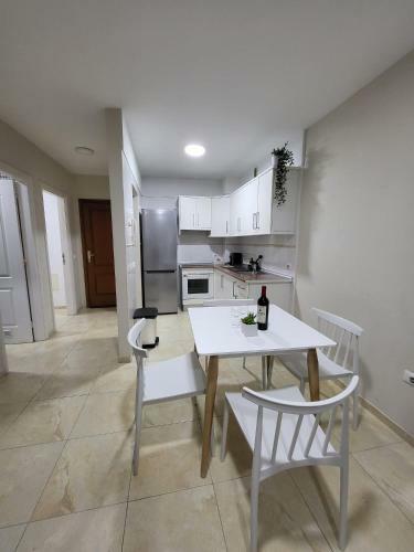 Apartamento C�ntrico En Candelaria, Con Piscina.