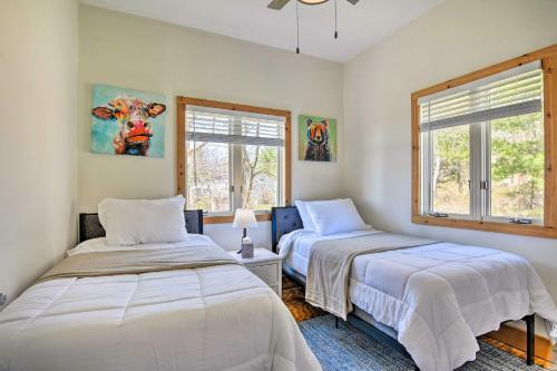 Darling Wheelchair Accessible Gem Pond View!