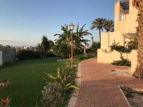 Apartamento Con Vista Al Mar Terraza Piscina 17