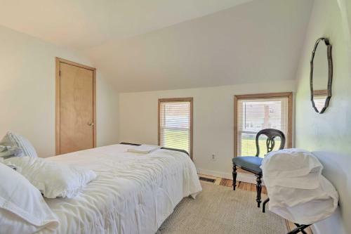 Charming Sodus Point Getaway With Lake Views!