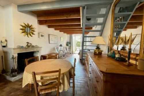 House R�taise With Garden Close To The Sea