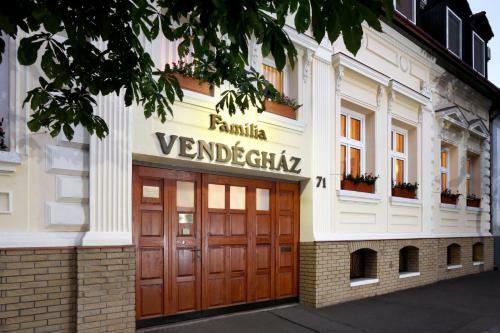 Hostal Fam�lia Vend�gh�z