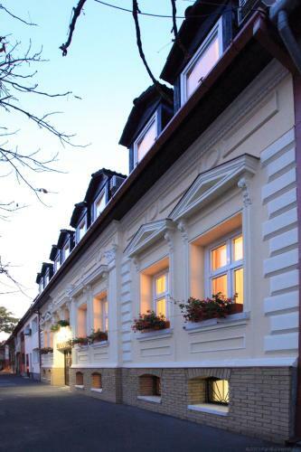 Hostal Fam�lia Vend�gh�z