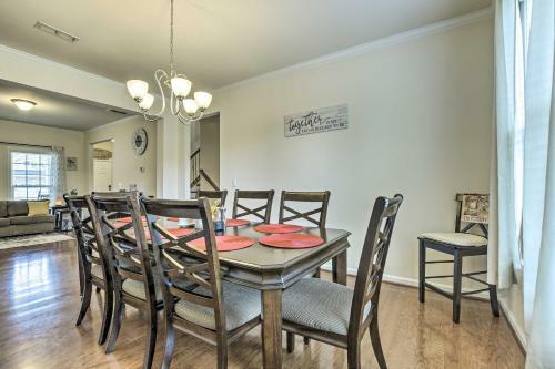 Lovely Durham Home With Screened Porch And Patio!