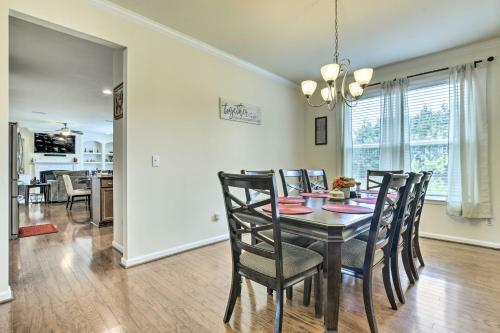 Lovely Durham Home With Screened Porch And Patio!